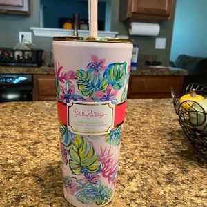 Lilly Pulitzer tumbler with straw 24 ounces